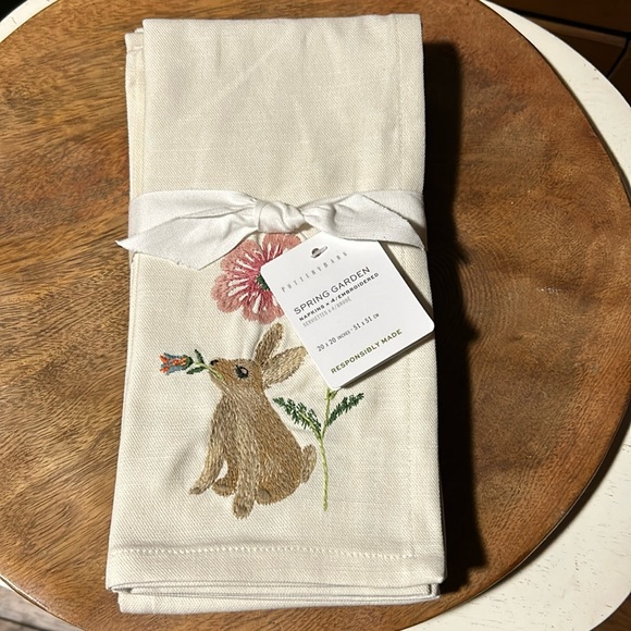 Pottery Barn Other - Pottery Barn Spring Garden 🪴 Set of 4 Embroidered Napkins BNWT